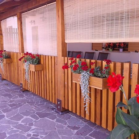 Knezak Turisticna Kmetija Pri Pozarju 빌라 외부 사진